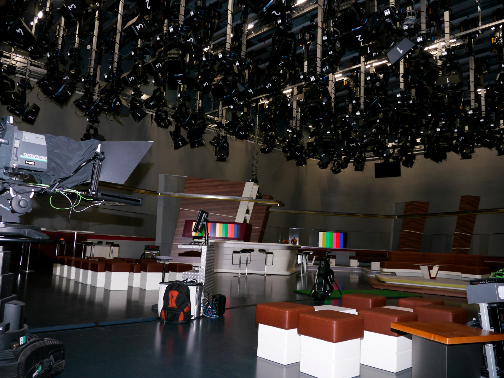 virtual-golfsimulator_swr_sport-im-dritten_www.eyeconcept.de_2014_05_3247