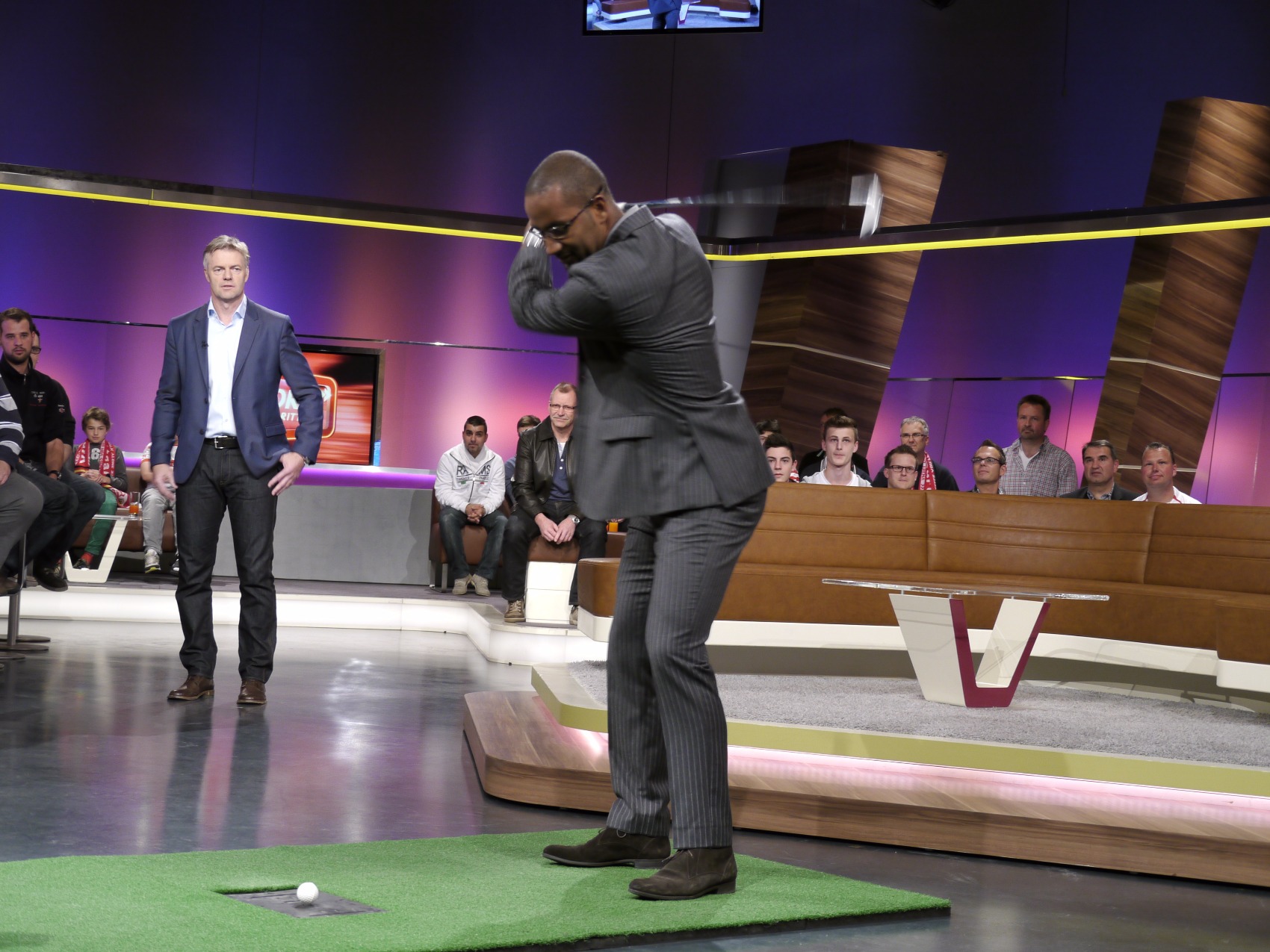 virtual-golfsimulator_swr_sport-im-dritten_www.eyeconcept.de_2014_05_338